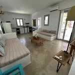 Theia - Selene , De Charme Pour 4 A 6 Personnes Pres De La Et Du Village De Koufonissi * Koufonisia
